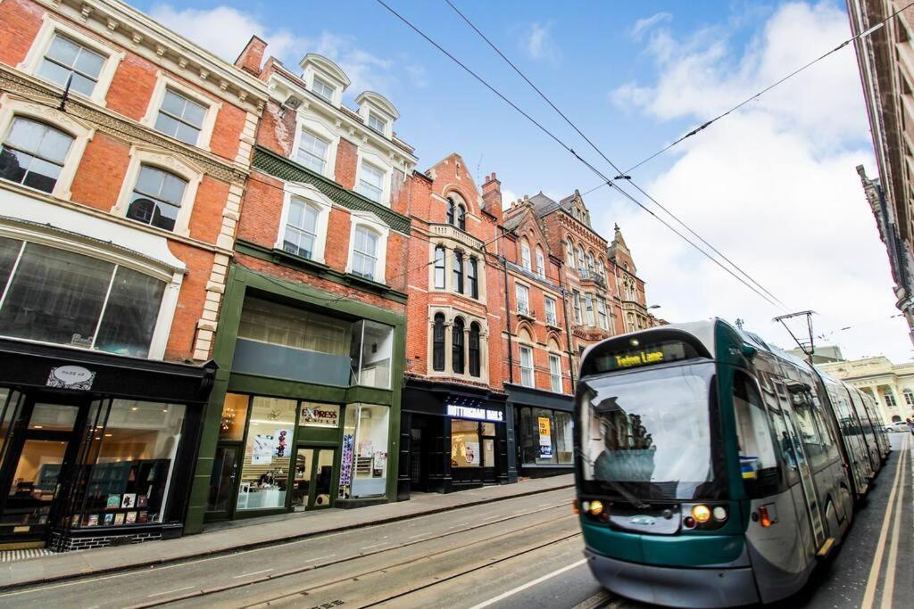 Apartment Spacious 1 Bed 1 Minute Walk From Square